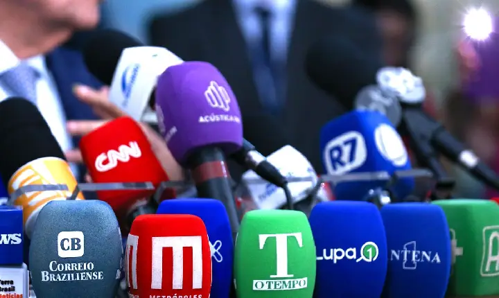 Assédio e sobrecarga ameaçam saúde mental de jornalistas, diz pesquisa