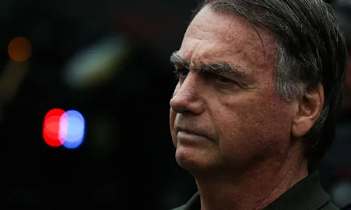 Bolsonaro pede ao STF para se consultar com a nora, que é dentista