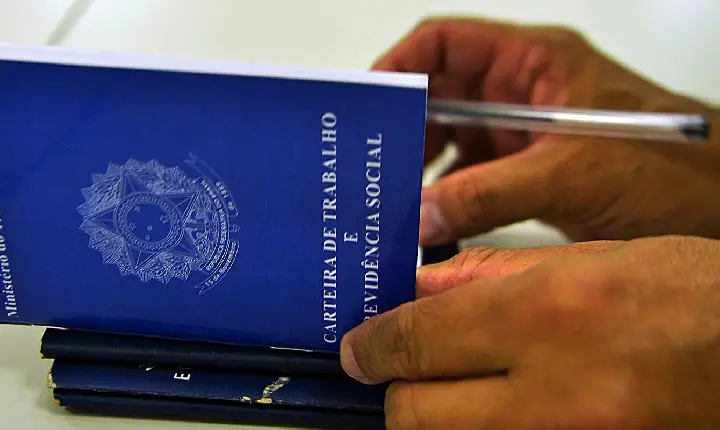 Brasil cria 255,3 mil postos de trabalho em fevereiro, aponta Caged