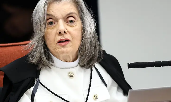 Cármen Lúcia vota para condenar Eduardo Bolsonaro por difamação