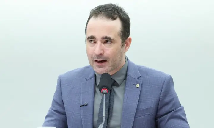 Comissão aprova auxílio de R$ 600 para mães atípicas