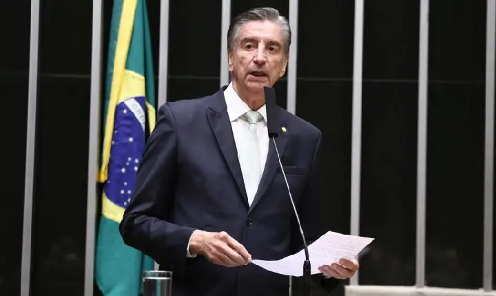 Comissão aprova inclusão da educação climática no currículo escolar