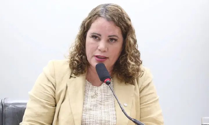 Comissão aprova política nacional para ampliar ações de saúde nas escolas