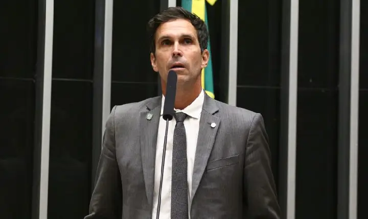 Comissão aprova proibição de desligamento de jovens atletas durante o ano escolar