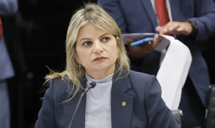 Comissão aprova projeto que cria programa de capacitação sobre direitos da mulher