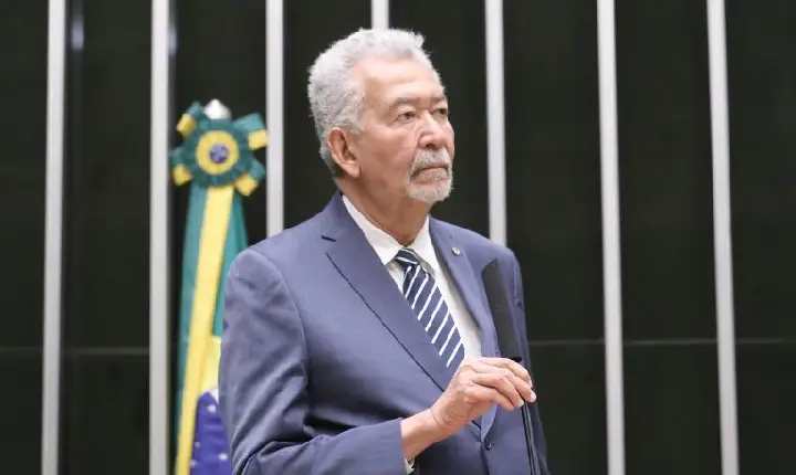 Comissão aprova projeto que obriga bancos a oferecer meio de pagamento em conta-salário