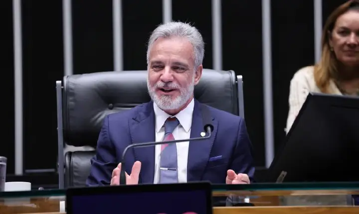 Comissão aprova regras para o uso de óculos inteligentes no trânsito