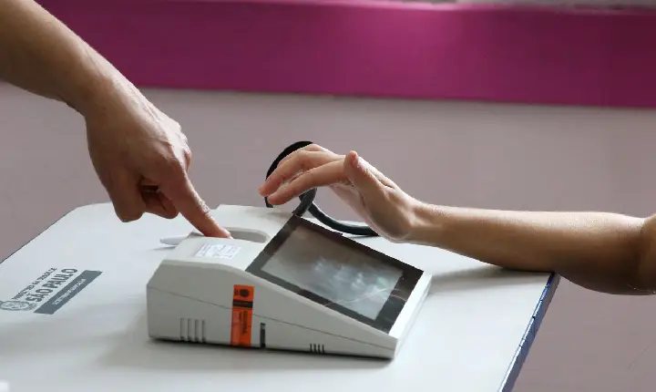 Eleitor sem biometria pode votar no segundo turno das eleições