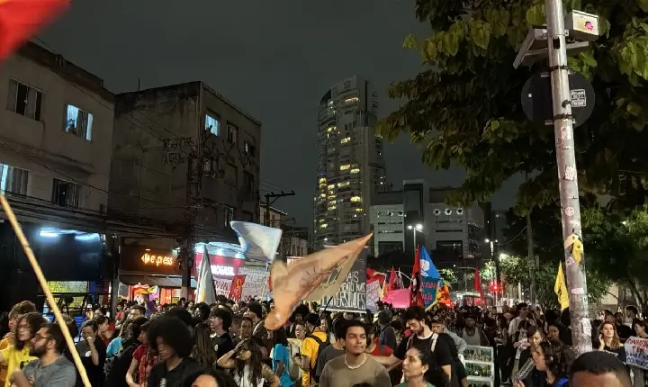 Estudantes protestam contra cortes nas universidades de SP