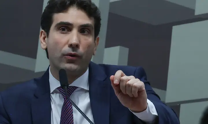 Galípolo critica empresas que pressionam para usar FGC