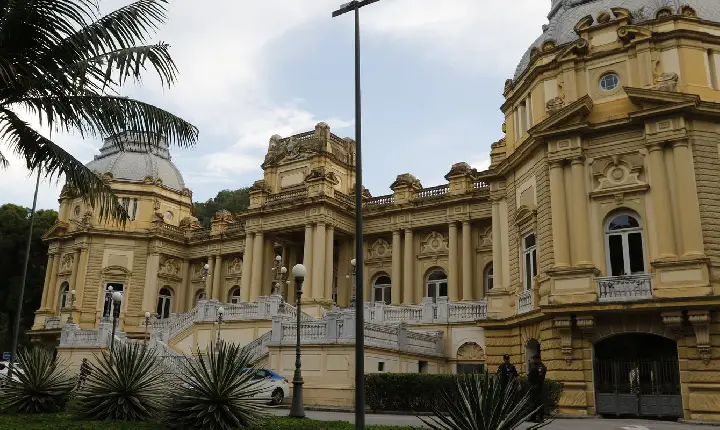 Governo do Rio exonera comissionados em autarquia investigada