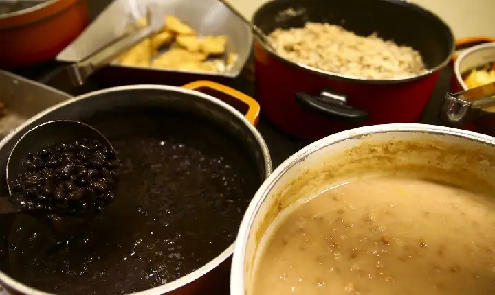 Insegurança alimentar atinge mais de 60% das famílias em favelas