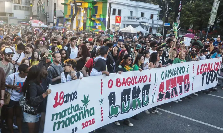 Marcha em São Paulo pede legalização da maconha 