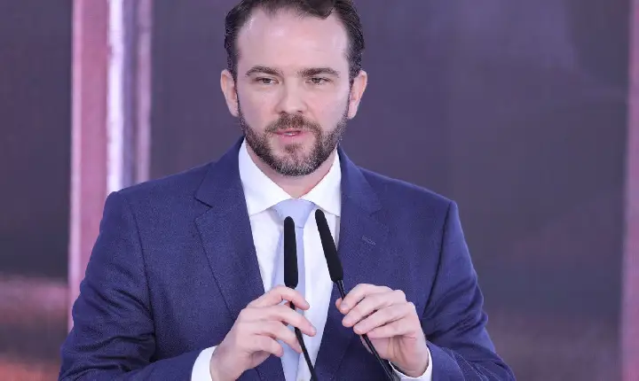 Ministro prevê renegociação de R$ 90 bi em 3ª fase do Desenrola