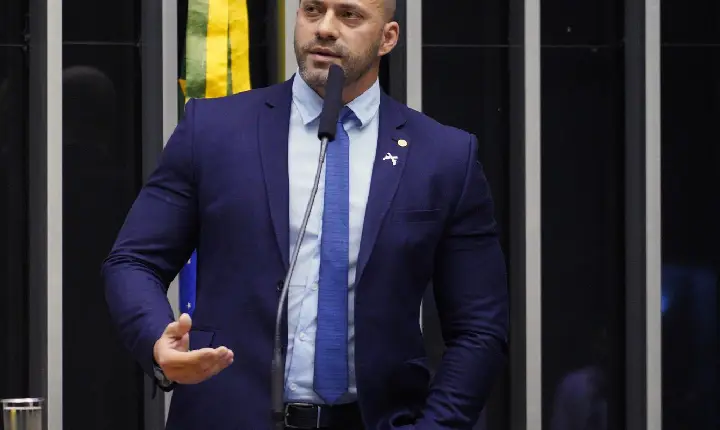 Moraes dá 48h para Daniel Silveira explicar publicação de vídeo no X