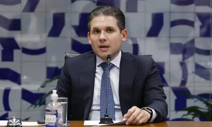 Motta se reúne com ministro da Fazenda para discutir dívidas rurais e combustíveis