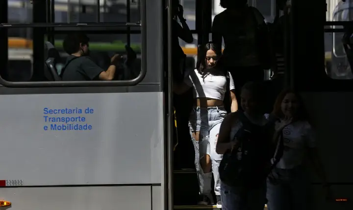 Ônibus urbanos do Rio terão orientações de combate ao assédio 