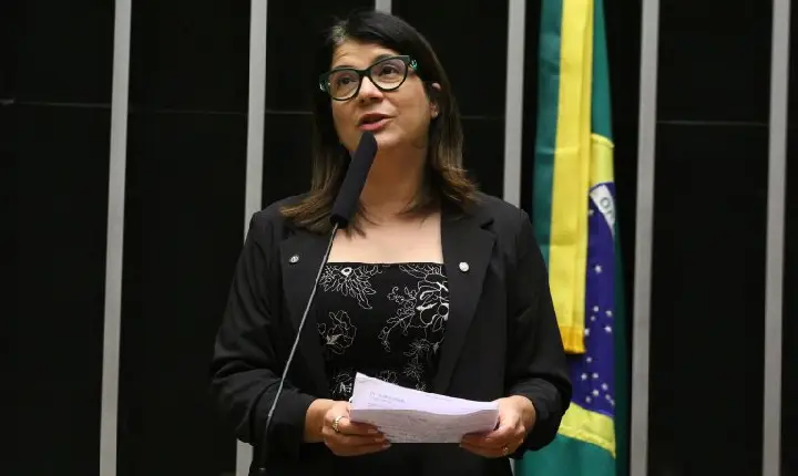 Projeto cria Carteira Nacional do Cuidador Familiar Atípico