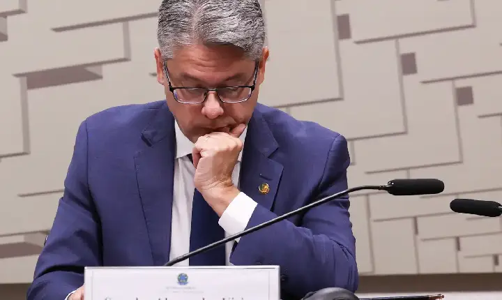 Relator da CPI pede indiciamentos de Toffoli, Moraes, Gilmar e Gonet