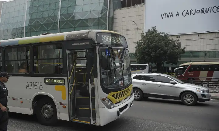 Rodoviários do Rio decidem continuar em estado de greve até amanhã