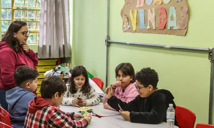 Senado aprova projeto que cria política para estudantes superdotados