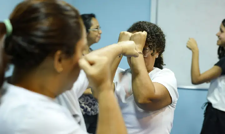 Senado aprova venda de spray de pimenta para defesa de mulheres