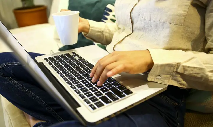 Sete em cada dez brasileiros temem comprar remédios pela internet