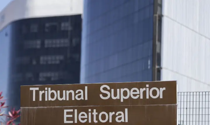 TSE barra anúncios de Lula acusando Flávio de ser contra escala 6x1