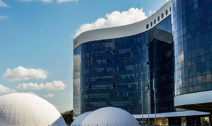 TSE nega pedido da campanha de Flávio para barrar posts de sindicatos