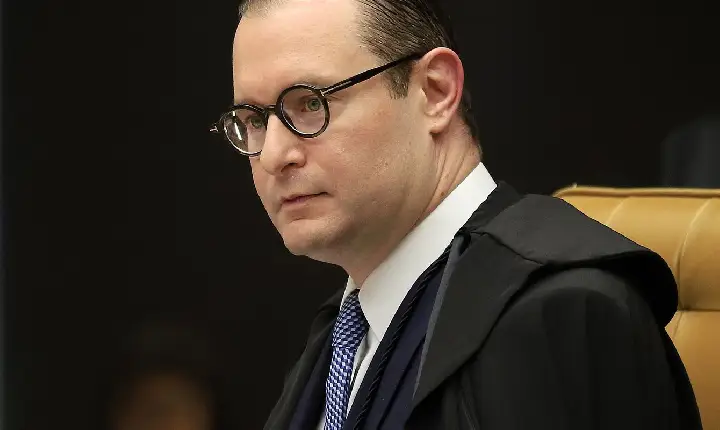 Zanin condena acusado de participar de trote misógino contra alunas