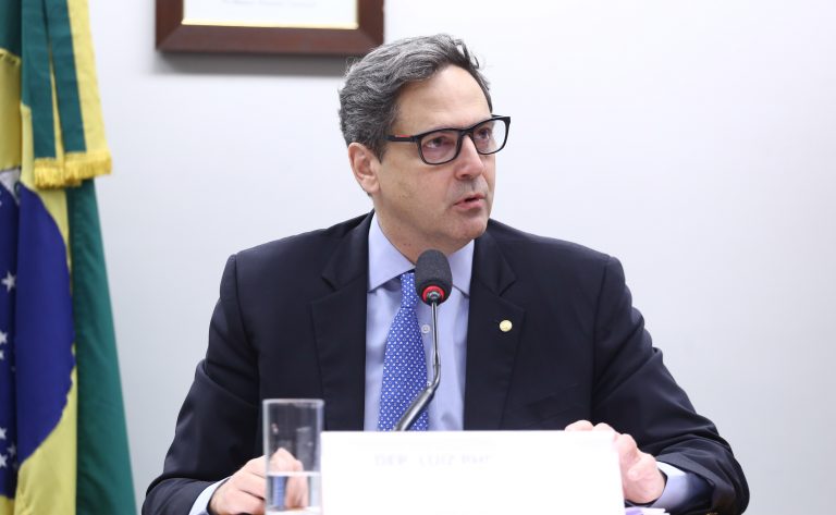 Comissão aprova projeto que prevê controle do Congresso sobre contas de empresas supranacionais