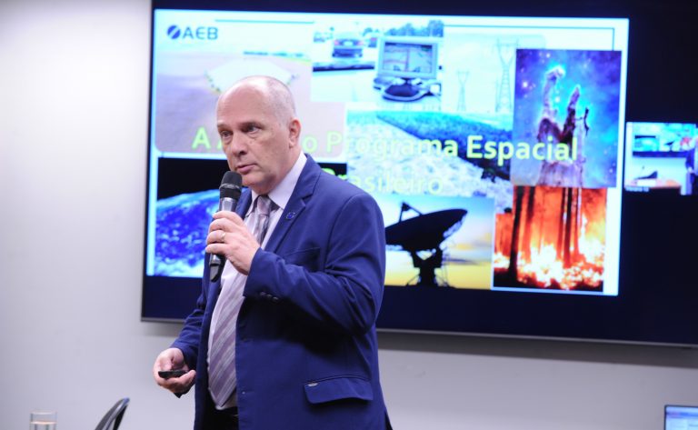 Programa Espacial Brasileiro pode ampliar presença internacional do país, diz presidente da agência do setor