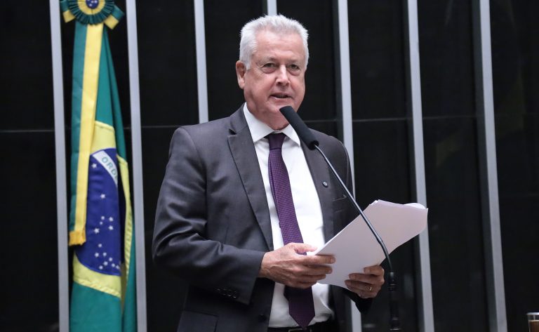 Câmara aprova projeto que define novas regras para proteção da indústria nacional; acompanhe