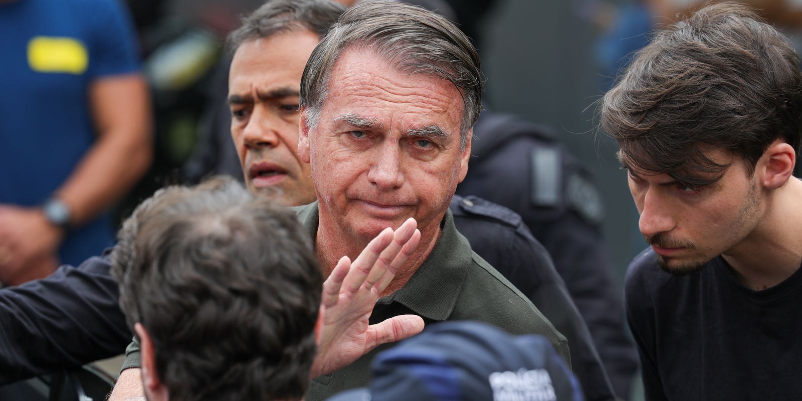 Delegado pede ao STF para ouvir Bolsonaro sobre arma apreendida