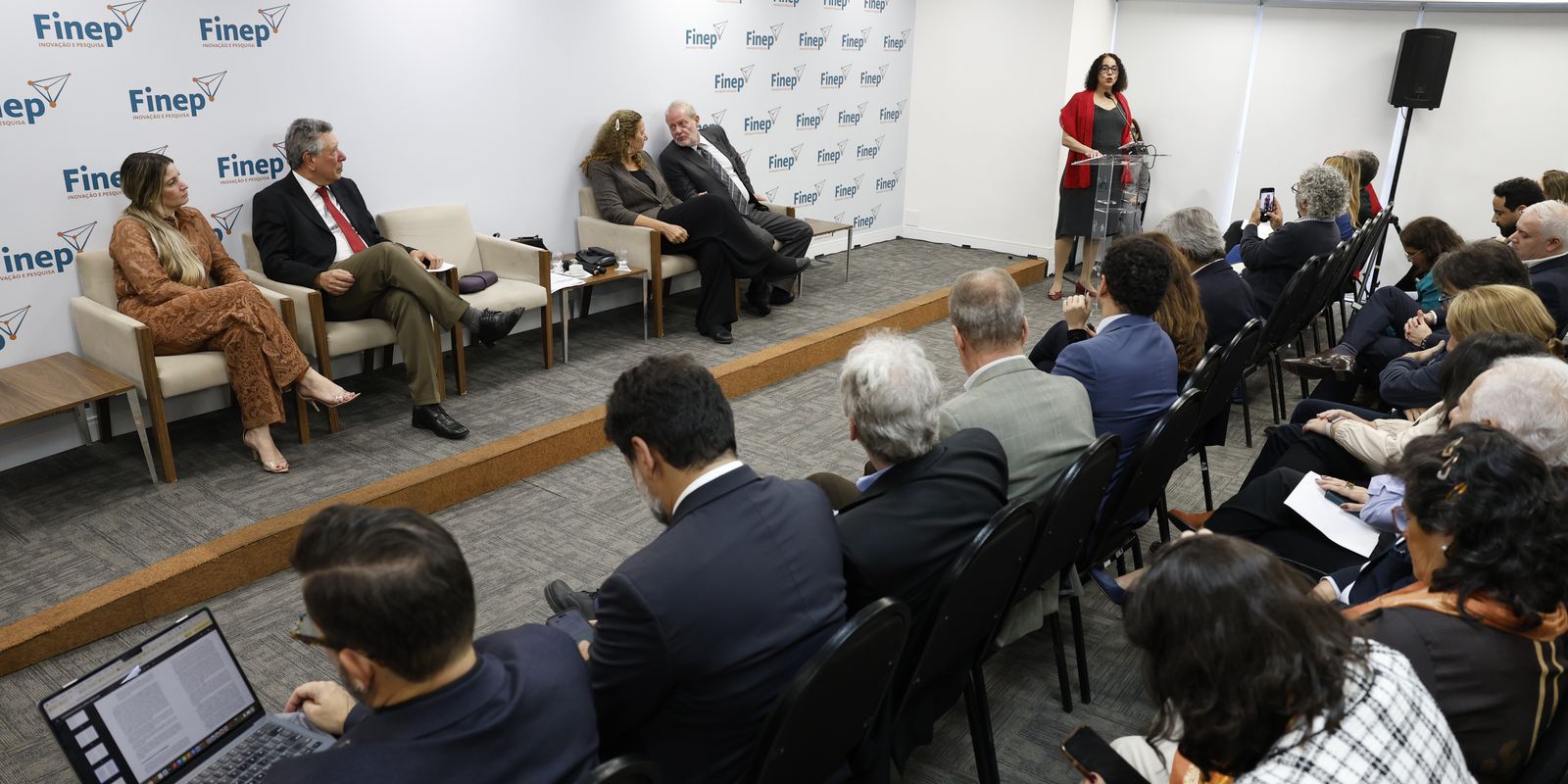 Programa destina R$ 360 milhões a pequenas empresas inovadoras